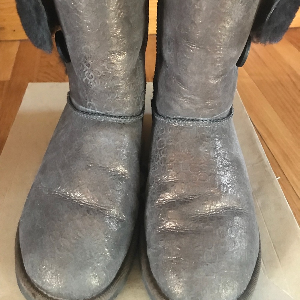 100% authentic Bailey button UGG
